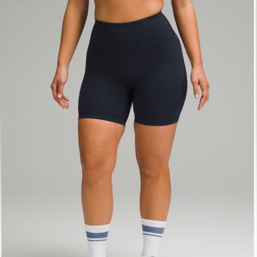 NWOT Lululemon Wunder Train Contour Fit High-Rise Short 6" in Navy